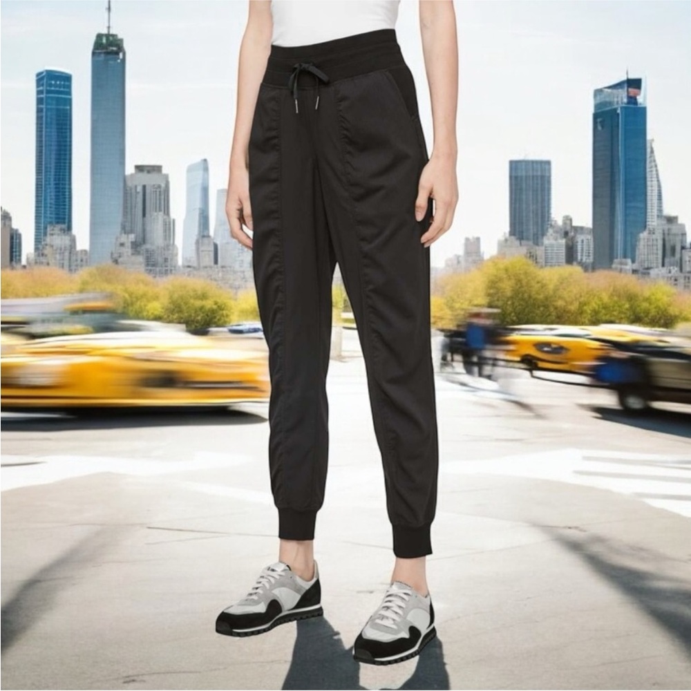 Lululemon Dance Studio Jogger 29" in Black Sz 8 - Picture 2 of 14